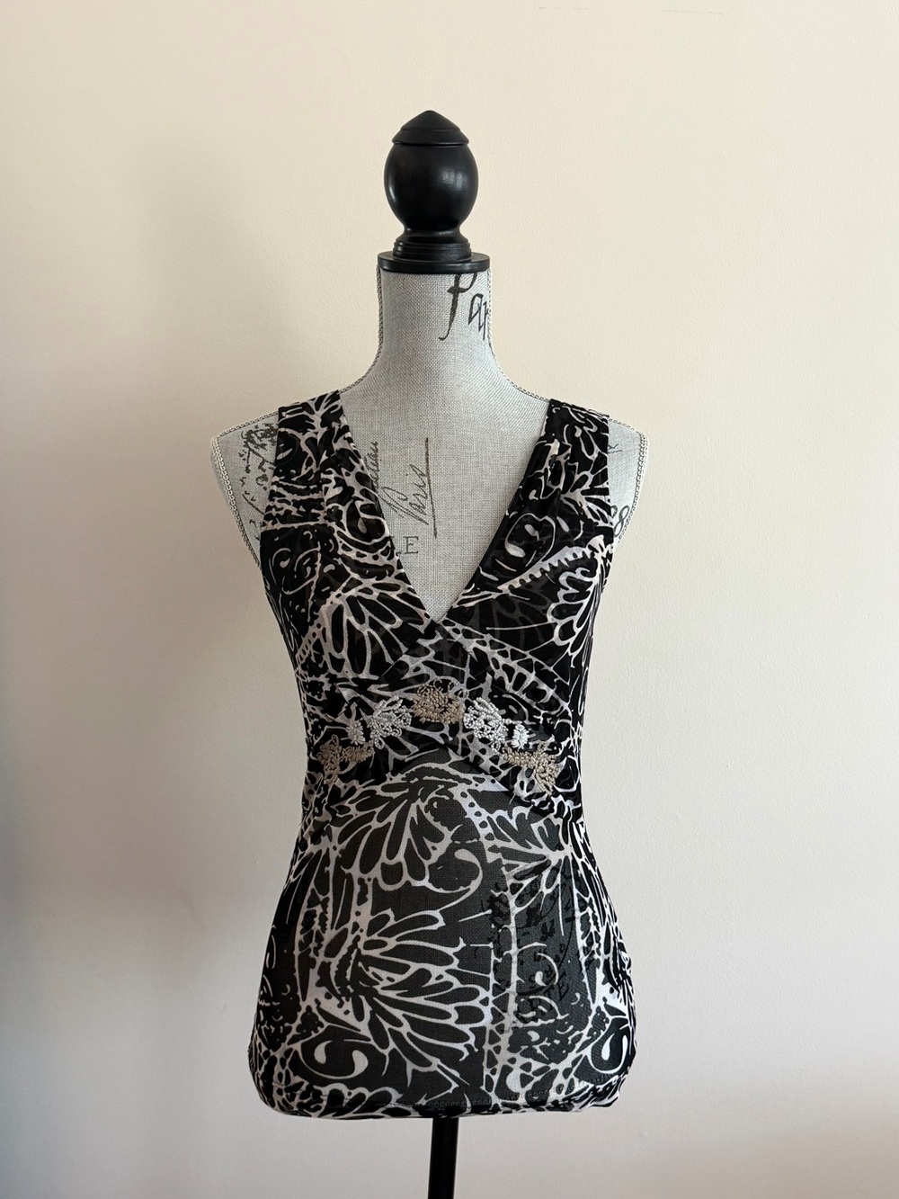 Boho Embroidered V-Neck Sleeveless Top | Black & White XS